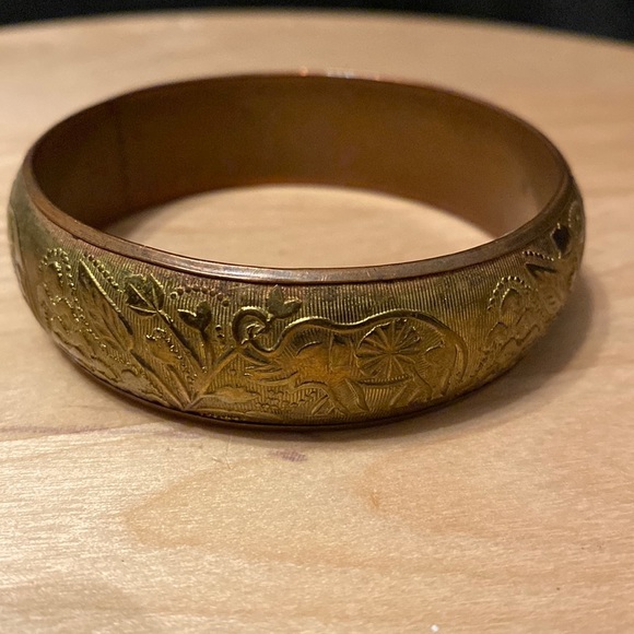 Vintage from India solid Brass Cuff Bracelet Elephant Design 1980s - Picture 3 of 7